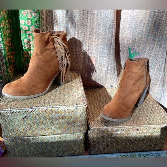 H&M Divided Suede Fringe Boots, Size 7 - Picture 3 of 11